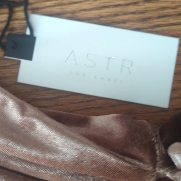 ASTR The Label Dress Mauve Velvet Slip Dress Wrap Mini Party NWT Sz M - Picture 4 of 9